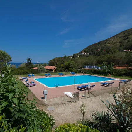 Locazione Turistica Altaluna.8 * Nisporto